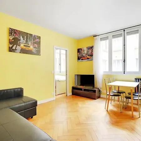 Bright Getaway Near Montparnasse Apartment